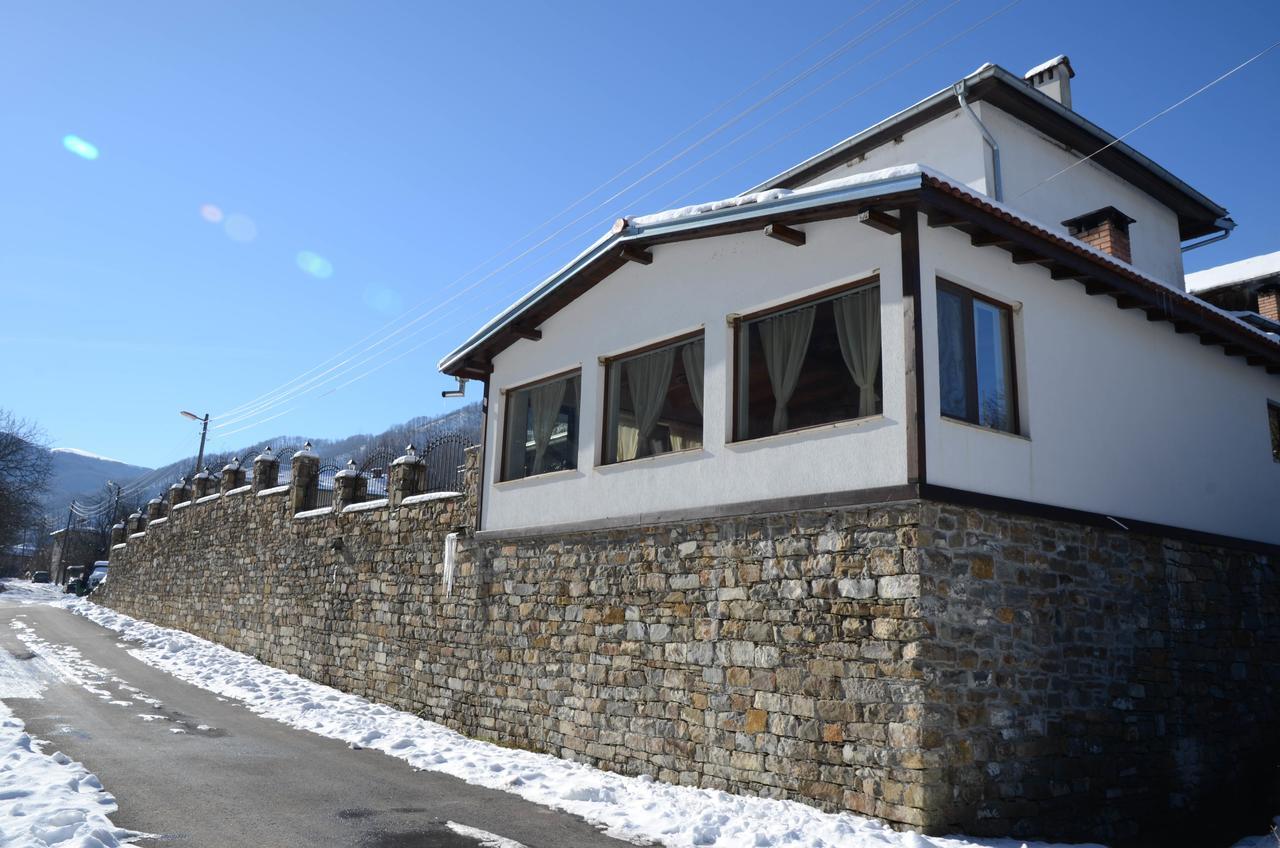 Guest House Ivan Cherni Osum Bagian luar foto